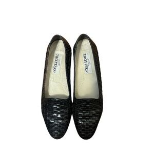 Trotters Black Classic Flats Comfortable Everyday Wear